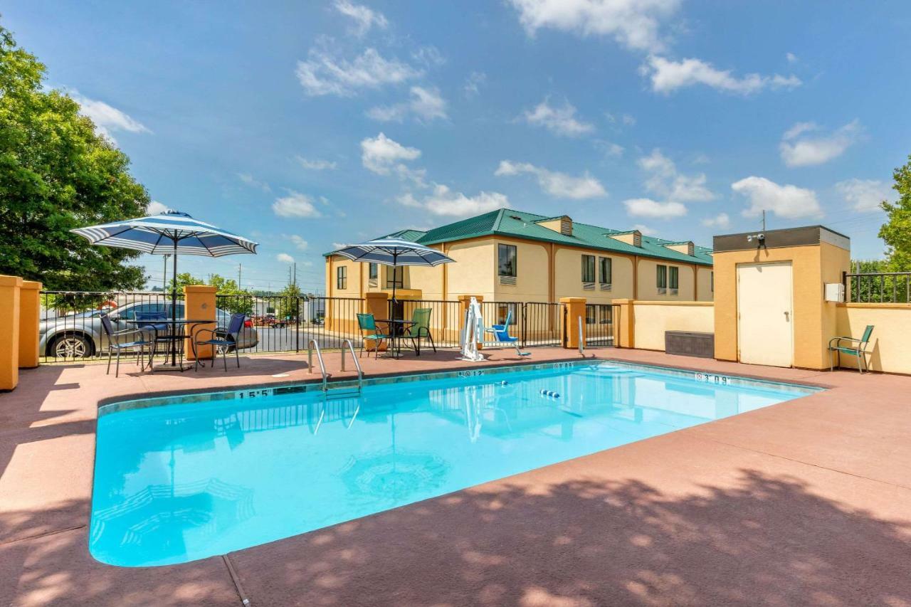 Quality Inn Auburn Campus Area I-85 Exterior foto