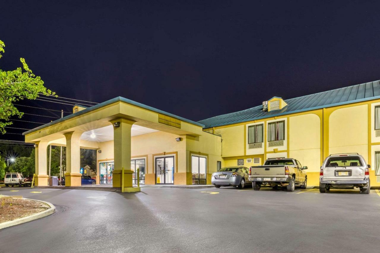 Quality Inn Auburn Campus Area I-85 Exterior foto