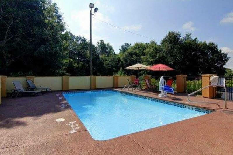 Quality Inn Auburn Campus Area I-85 Exterior foto