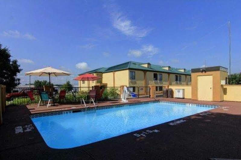 Quality Inn Auburn Campus Area I-85 Exterior foto